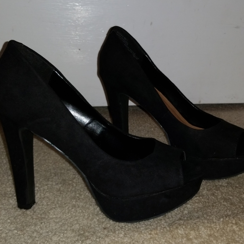 Black Swede Candies size 6 1/2 med Heels